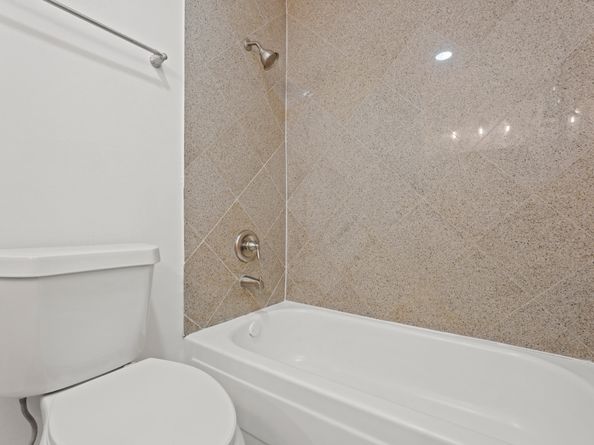 2010 Stoney Brook Drive 1, Houston TX 77063