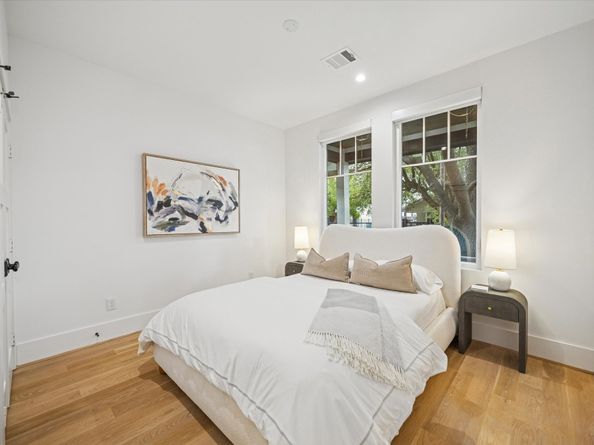 406 Bomar Street, Houston TX 77006