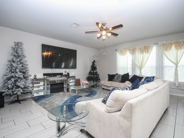 15123 Longleaf Forest Drive, Houston TX 77090