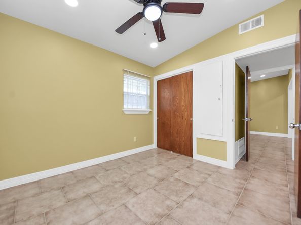 5326 Heatherbrook Drive, Houston TX 77045