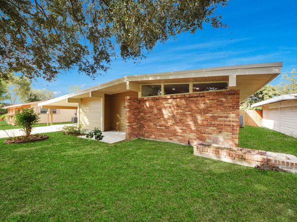 5326 Heatherbrook Drive, Houston TX 77045