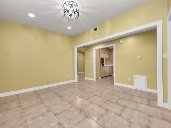 5326 Heatherbrook Drive, Houston TX 77045