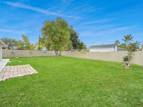 5326 Heatherbrook Drive, Houston TX 77045