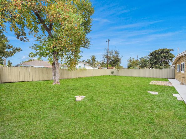 5326 Heatherbrook Drive, Houston TX 77045