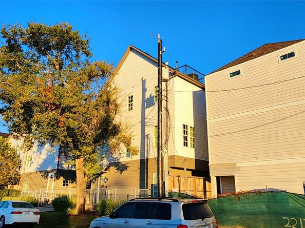 2233 Lou Ellen Lane, Houston TX 77018