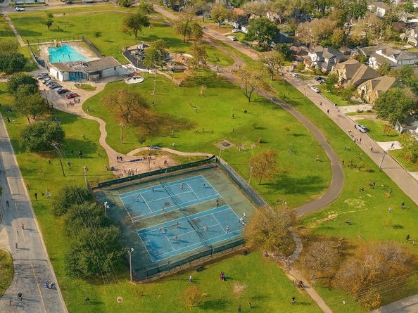 2233 Lou Ellen Lane, Houston TX 77018