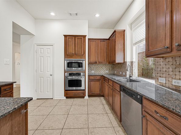 74 E Arbor Camp Circle, The Woodlands TX 77389