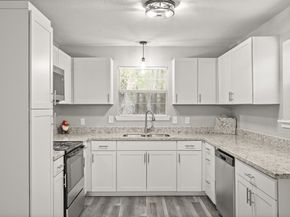 17078 Oak Grove Lane, New Caney TX 77357