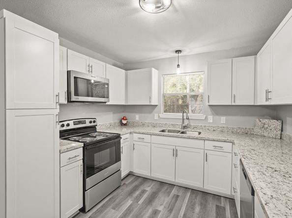 17078 Oak Grove Lane, New Caney TX 77357