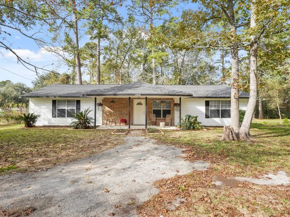 17078 Oak Grove Lane, New Caney TX 77357