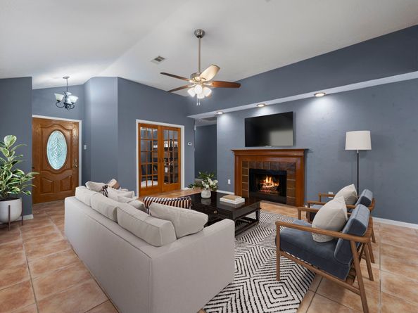 14 W Cobble Hill Circle, The Woodlands TX 77381