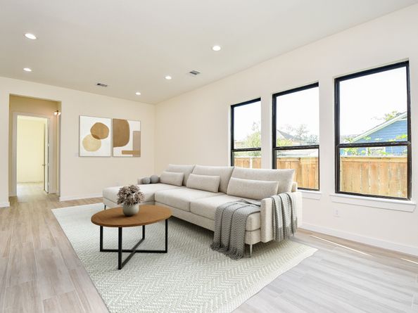 90 Burress Street A, Houston TX 77022