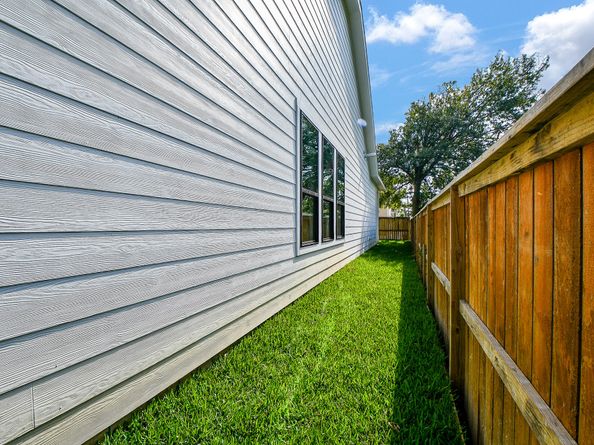 90 Burress Street A, Houston TX 77022