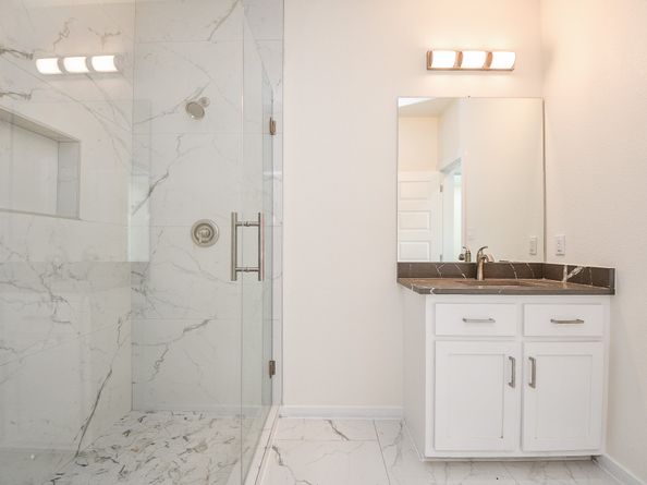 90 Burress Street A, Houston TX 77022