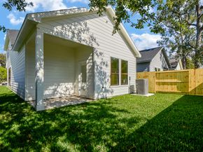 90 Burress Street A, Houston TX 77022