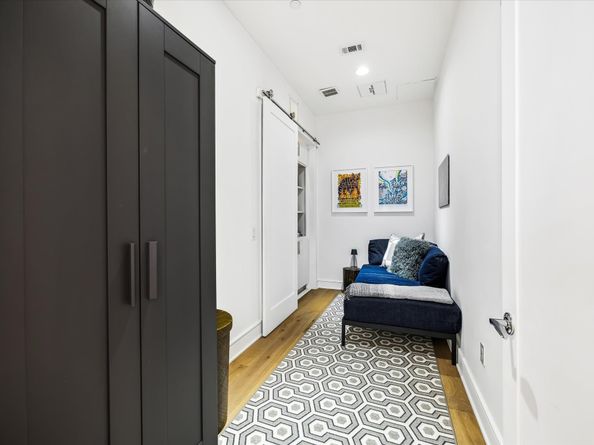 2727 Kirby Drive 17D, Houston TX 77098