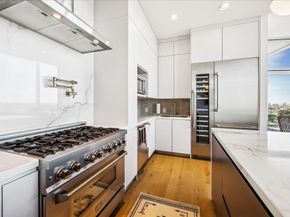 2727 Kirby Drive 17D, Houston TX 77098