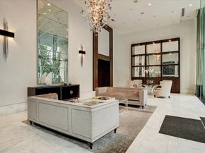 2727 Kirby Drive 17D, Houston TX 77098