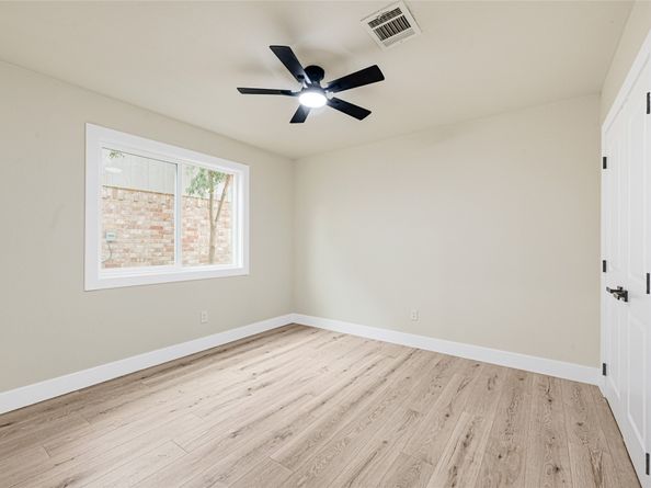 5718 Longforest Drive, Houston TX 77088