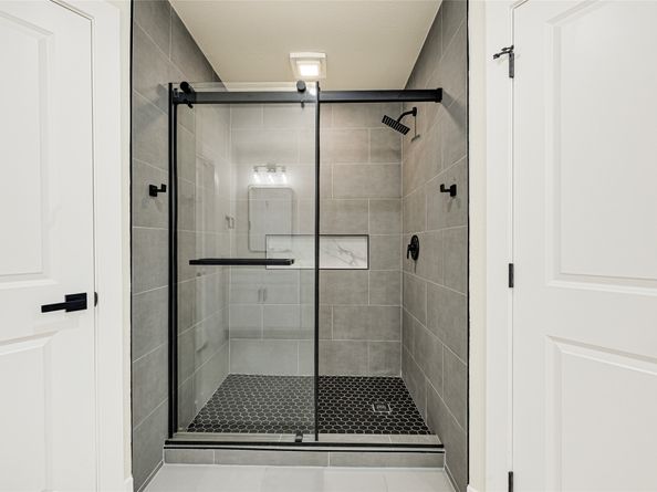 5718 Longforest Drive, Houston TX 77088