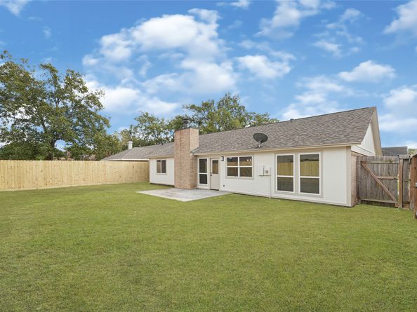 5718 Longforest Drive, Houston TX 77088