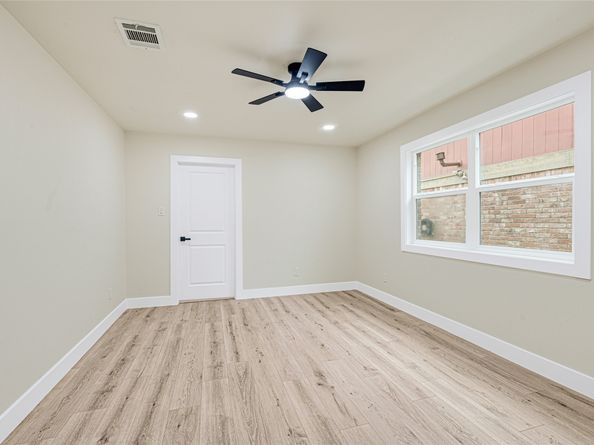 5718 Longforest Drive, Houston TX 77088