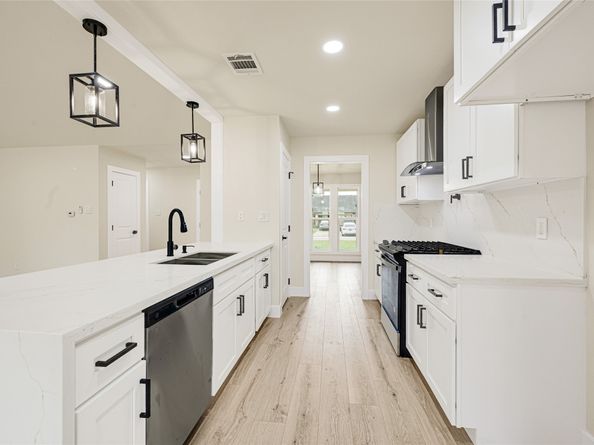 5718 Longforest Drive, Houston TX 77088