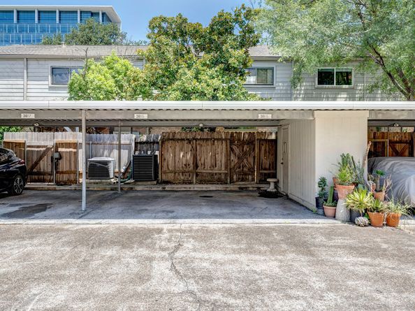 3815 Wakeforest Street, Houston TX 77098