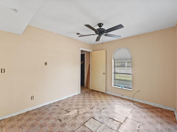 9409 Kentshire Drive, Houston TX 77078