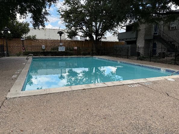9797 Leawood Boulevard 601, Houston TX 77099