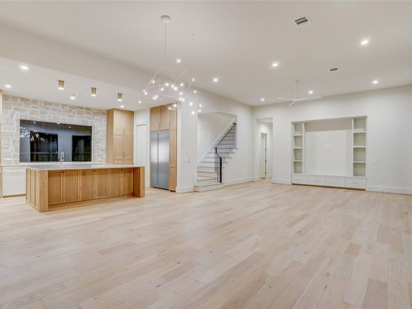 6426 Schiller Street, Houston TX 77055