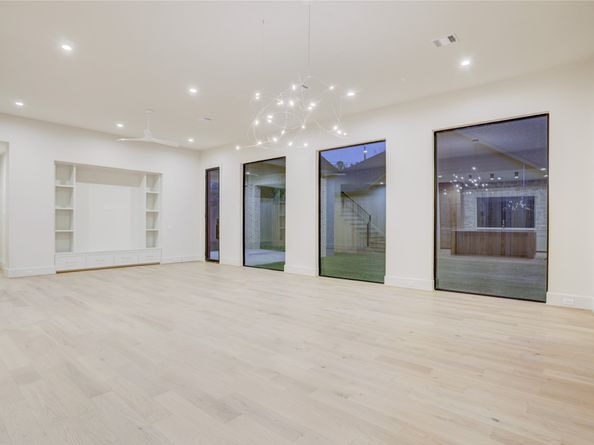 6426 Schiller Street, Houston TX 77055