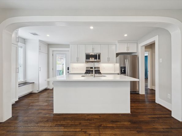 5001 Farmer Street, Houston TX 77020