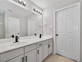2710 Grant Lake Boulevard L8, Sugar Land TX 77479