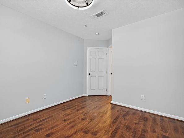2710 Grant Lake Boulevard L8, Sugar Land TX 77479
