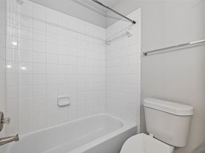 2710 Grant Lake Boulevard L8, Sugar Land TX 77479