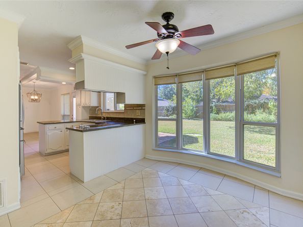 10922 Hillcroft Avenue, Houston TX 77096