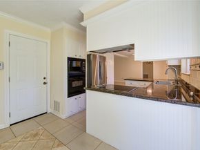 10922 Hillcroft Avenue, Houston TX 77096