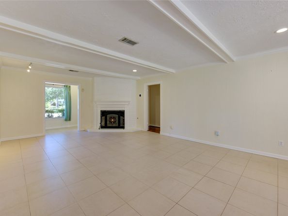 10922 Hillcroft Avenue, Houston TX 77096