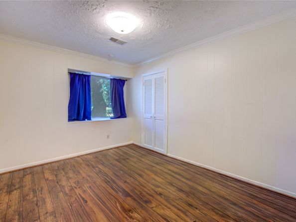 10922 Hillcroft Avenue, Houston TX 77096