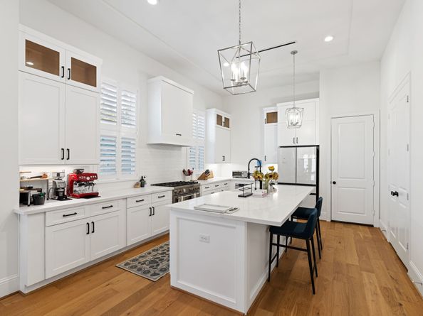 531 W 27th Street, Houston TX 77008