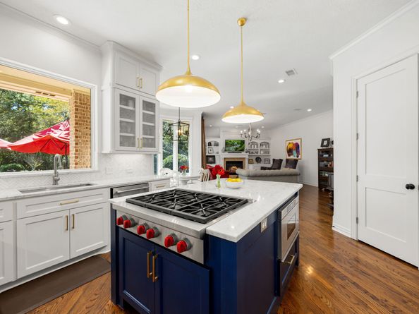 31 Lenox Hill Court, The Woodlands TX 77382