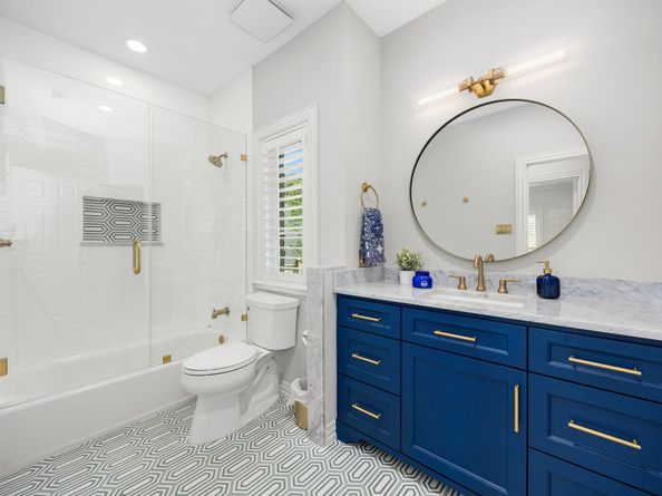 31 Lenox Hill Court, The Woodlands TX 77382