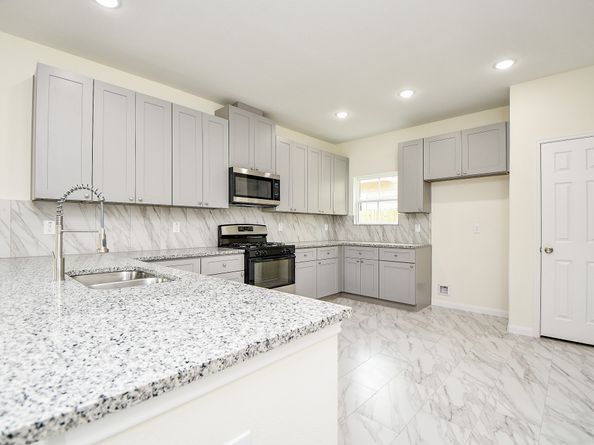 2811 Bowlin Leaf Lane, Houston TX 77014