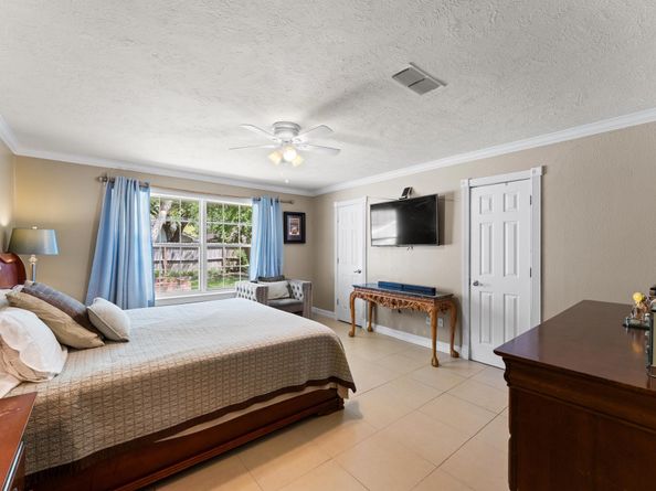 10807 Chimney Rock Road, Houston TX 77096