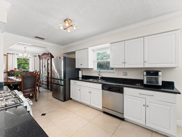 10807 Chimney Rock Road, Houston TX 77096