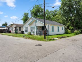 5611 Nichols Street, Houston TX 77020