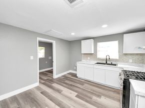 3206 Melbourne Street, Houston TX 77026