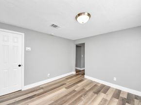 3206 Melbourne Street, Houston TX 77026