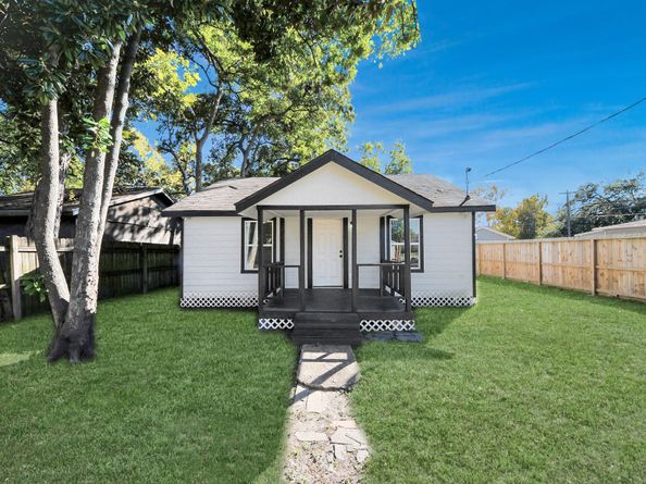 3206 Melbourne Street, Houston TX 77026